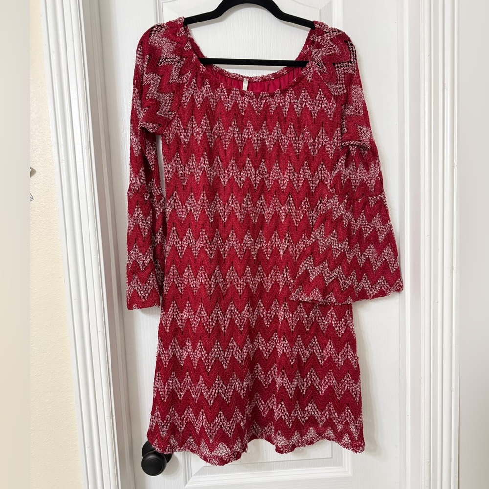 Voll red Chevron crochet knit bell sleeve dress size L